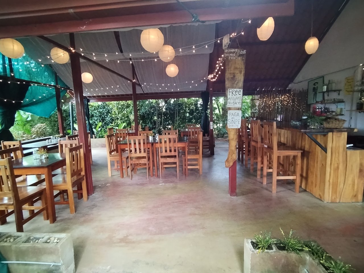 Established Restaurant with Living Quarters in Prime Uvita Location