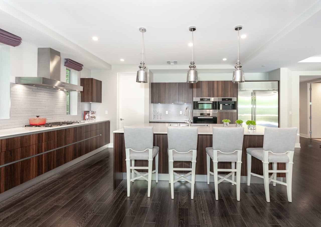 460 N Palm Drive Unit 106