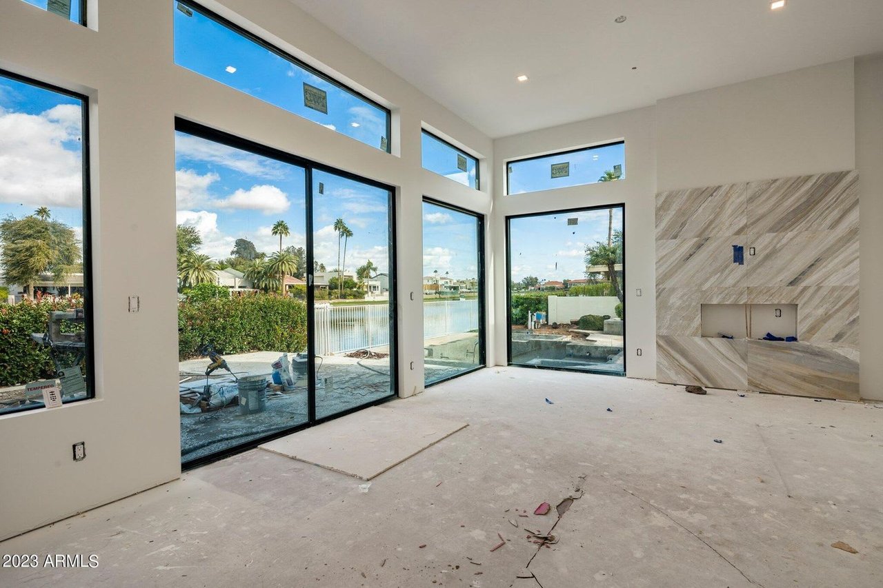 8150 E Del Capitan Dr