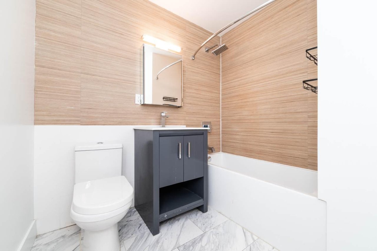 810 Macon Street, Apt C-1
