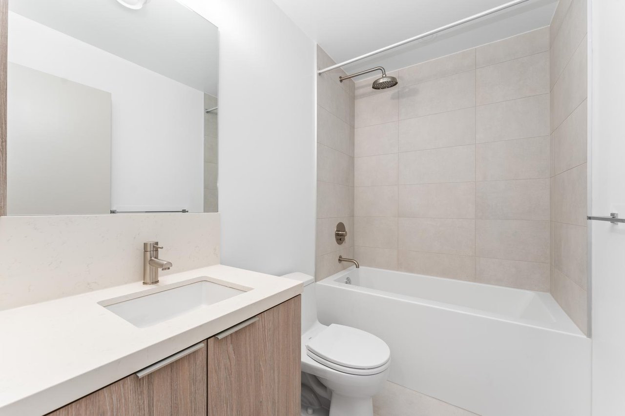 2020 Bathurst St Unit: 1121