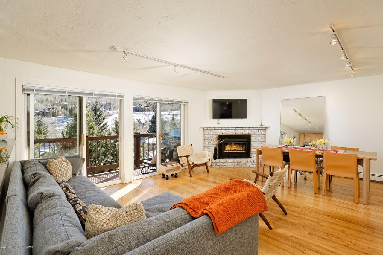 35 UPPER WOODBRIDGE RD #5CD 