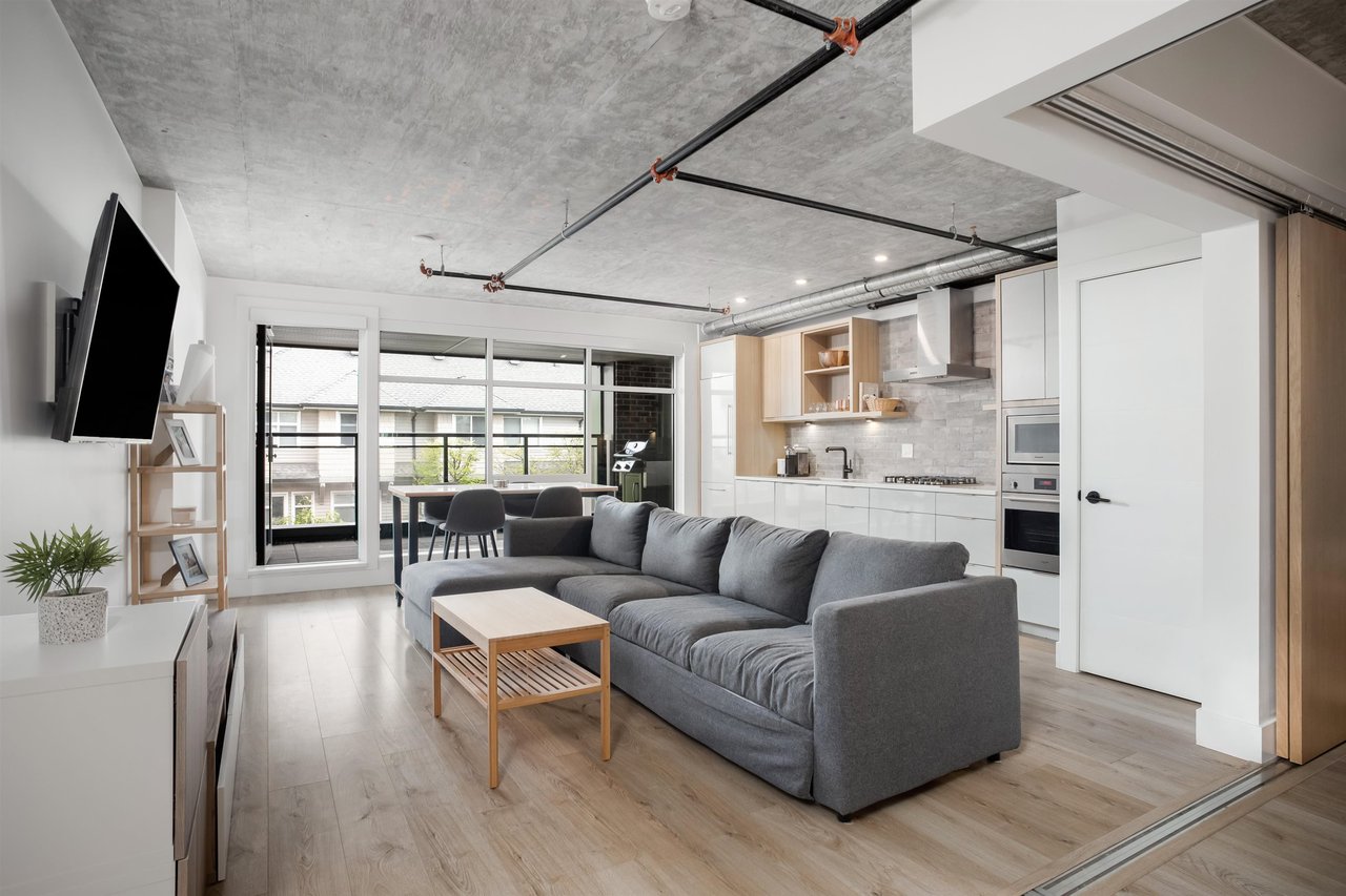 103-4223 Hastings St