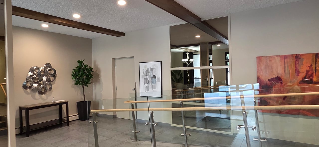 1103-710 Seventh Ave