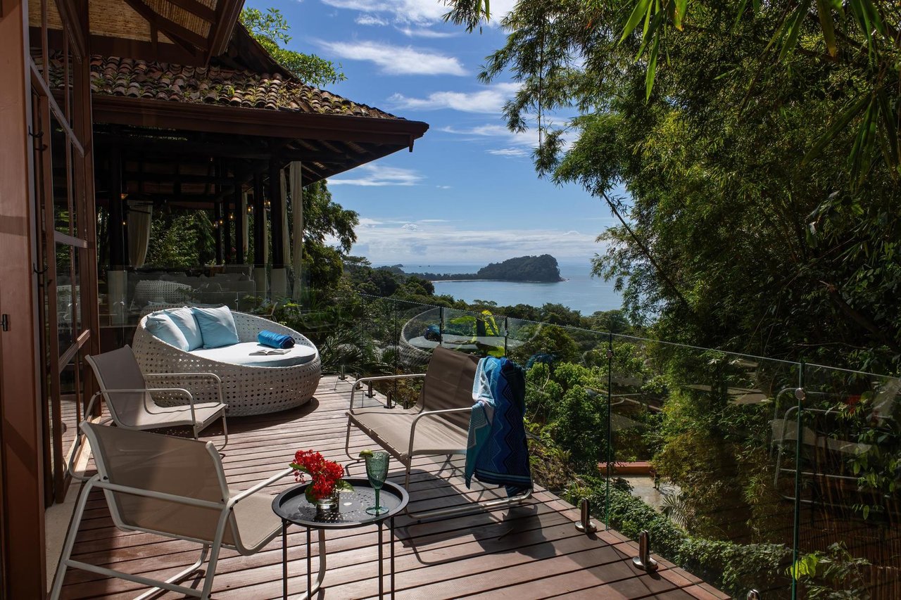 Balinese Tropical Rental Villa, Manuel Antonio, Puntarenas