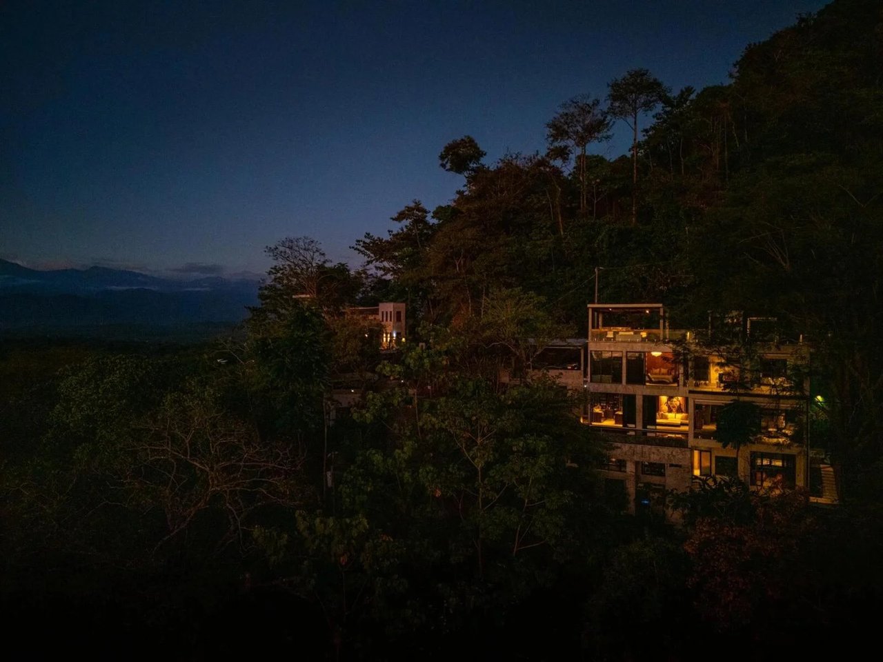 Rooftop Pool Modern Luxury Estate, Manuel Antonio, Puntarenas