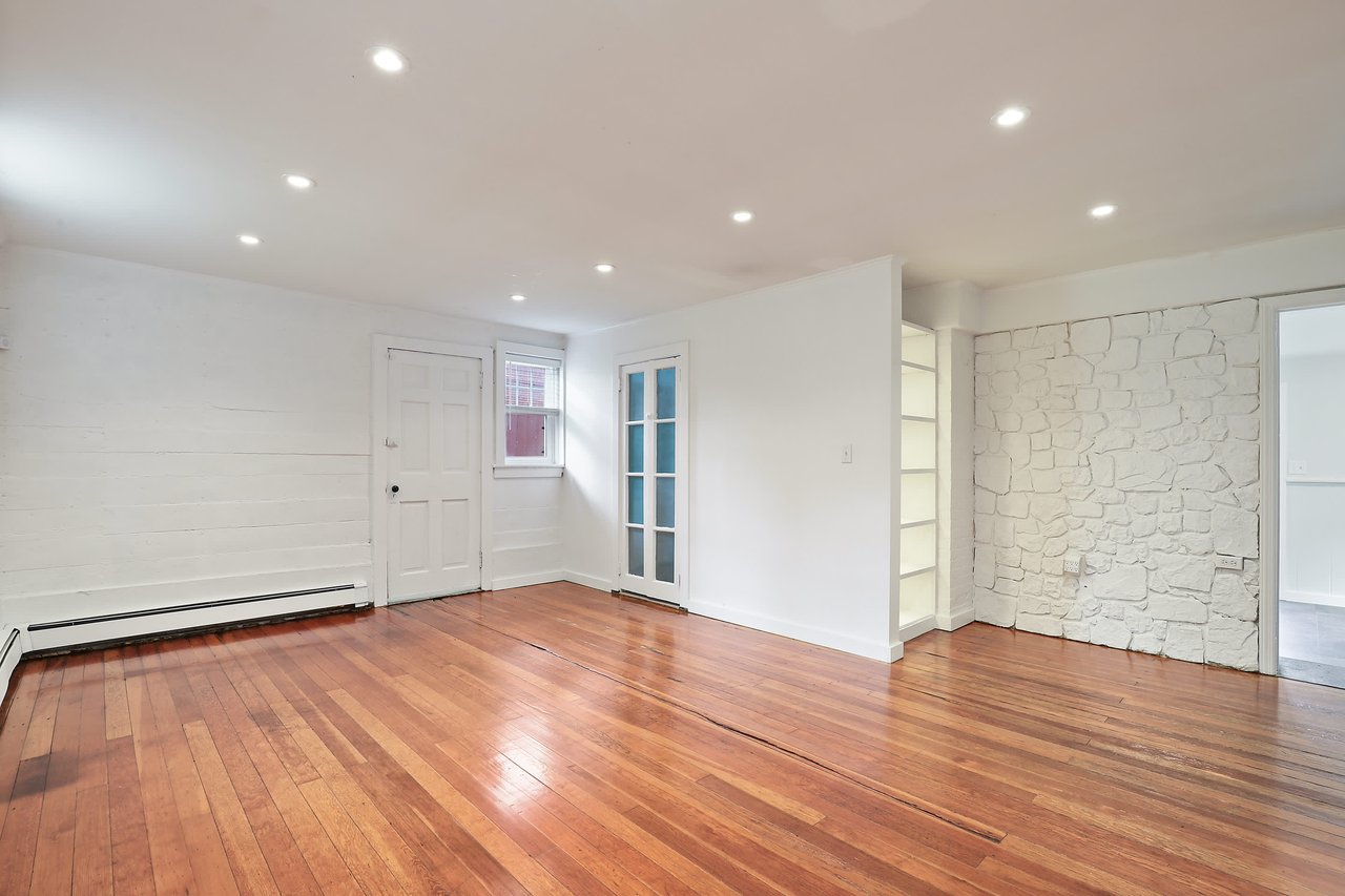 14 West Lane