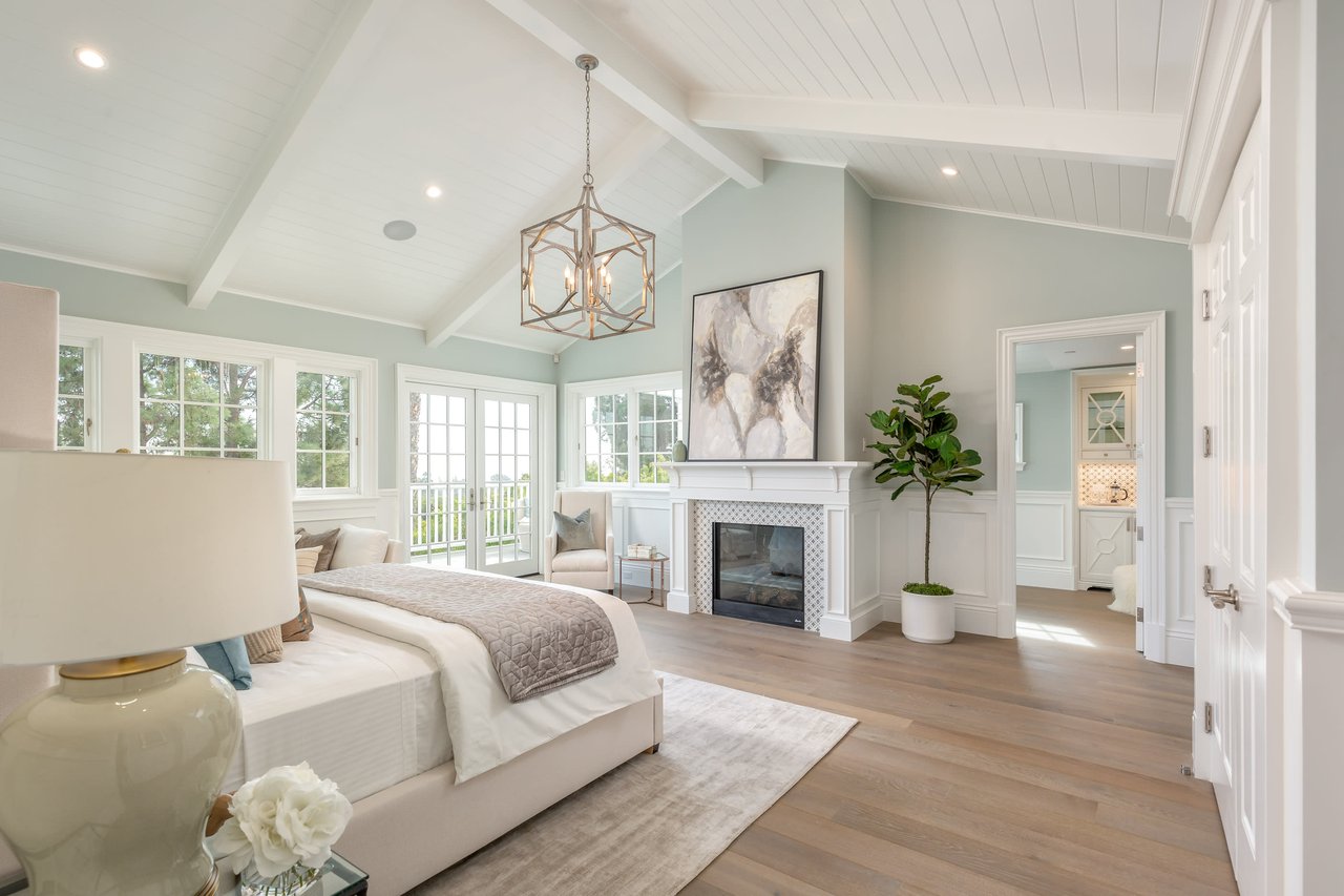 Exquisite Estate in Prime Riviera