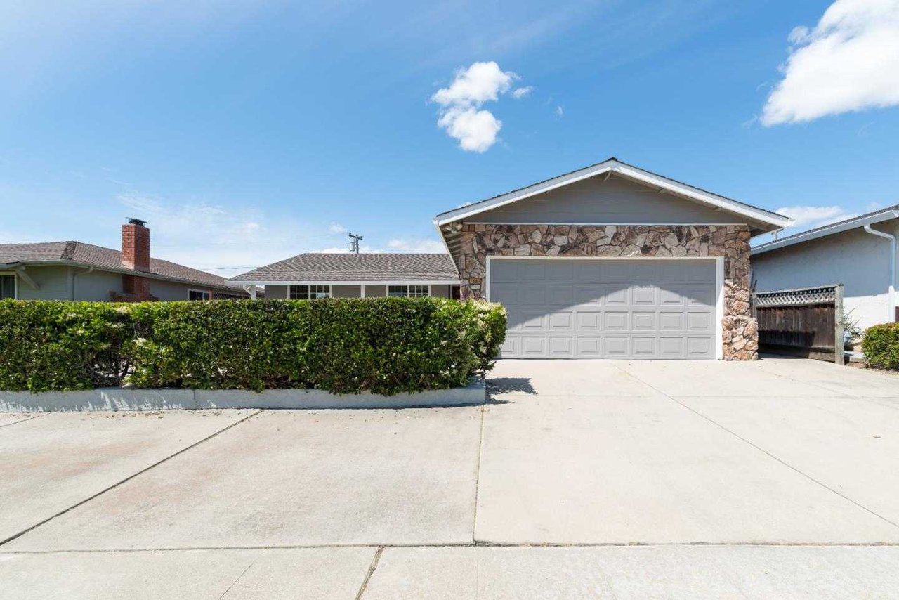 1687 Crater Lake AVE