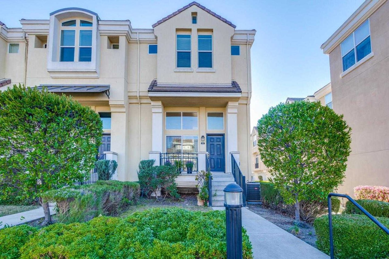 183 Stockwell DR
