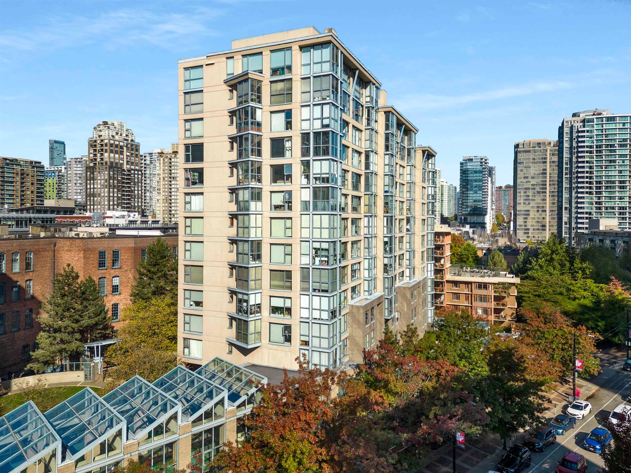 903-238 Alvin Narod Mews