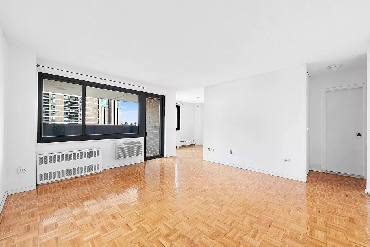 77 Fulton St Apt 21A