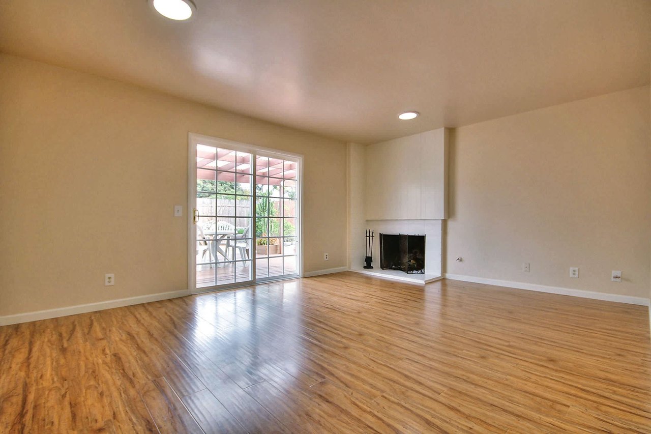 250 Palo Alto Dr