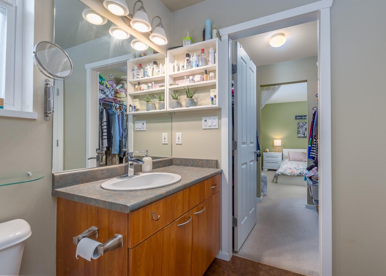 69-1821 Willow Cres