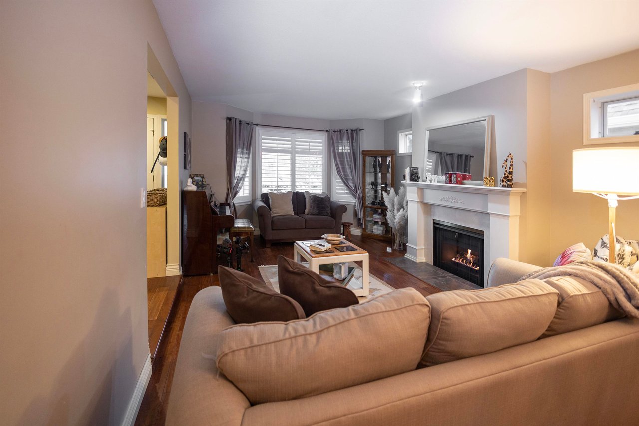 4974 54 St