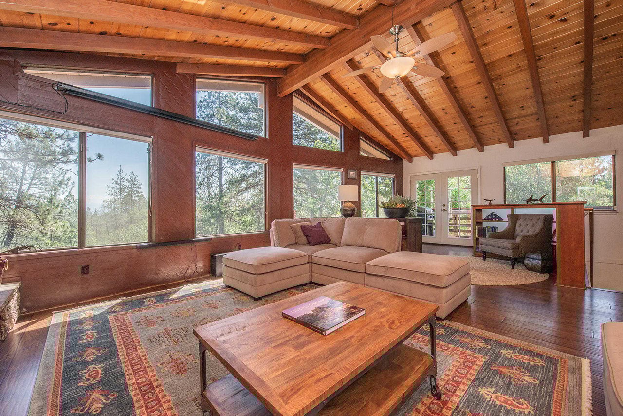17570 Forest View Dr