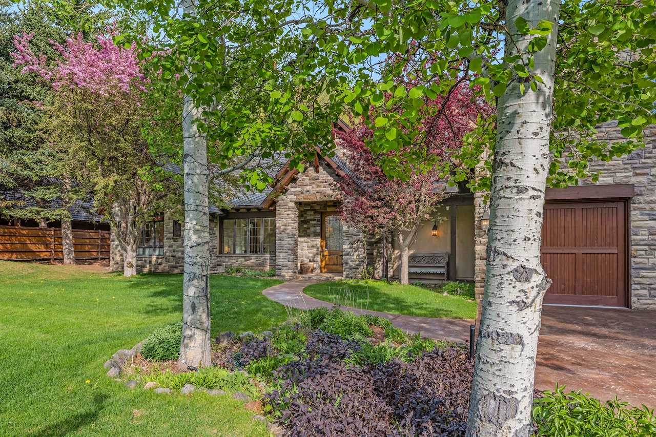 Fabulous Luxurious 5 Bedroom Home in Snowmass