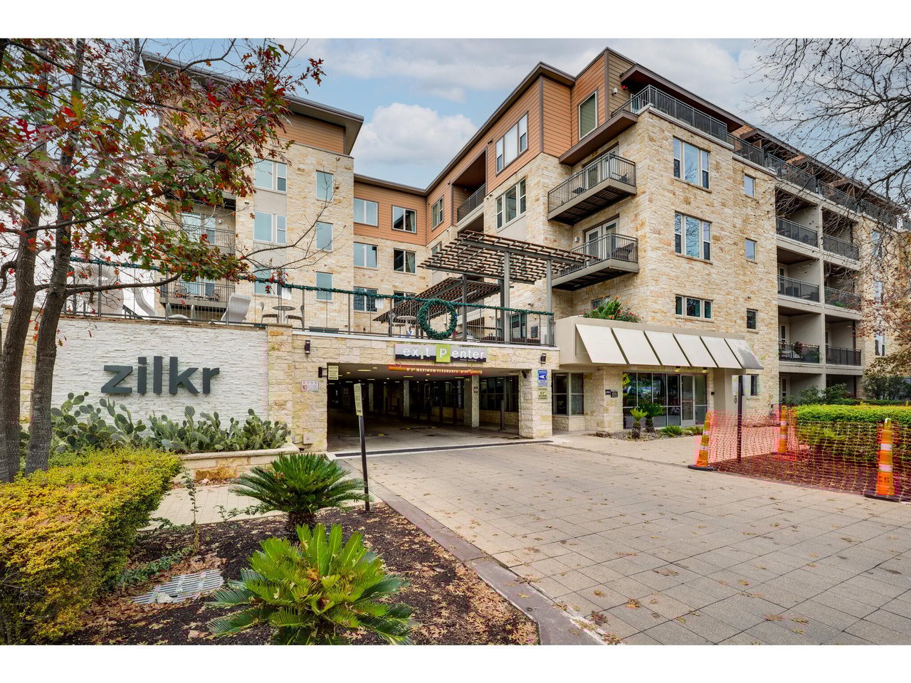1900 Barton Springs RD Unit: 4035