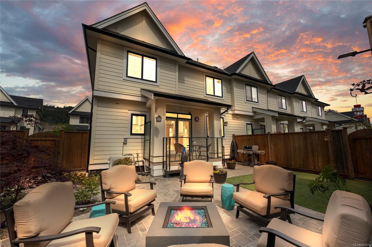 2857 Turnstyle Cres