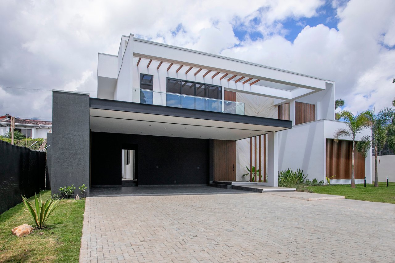 Gated Pool Residence, Escazu, San Jose