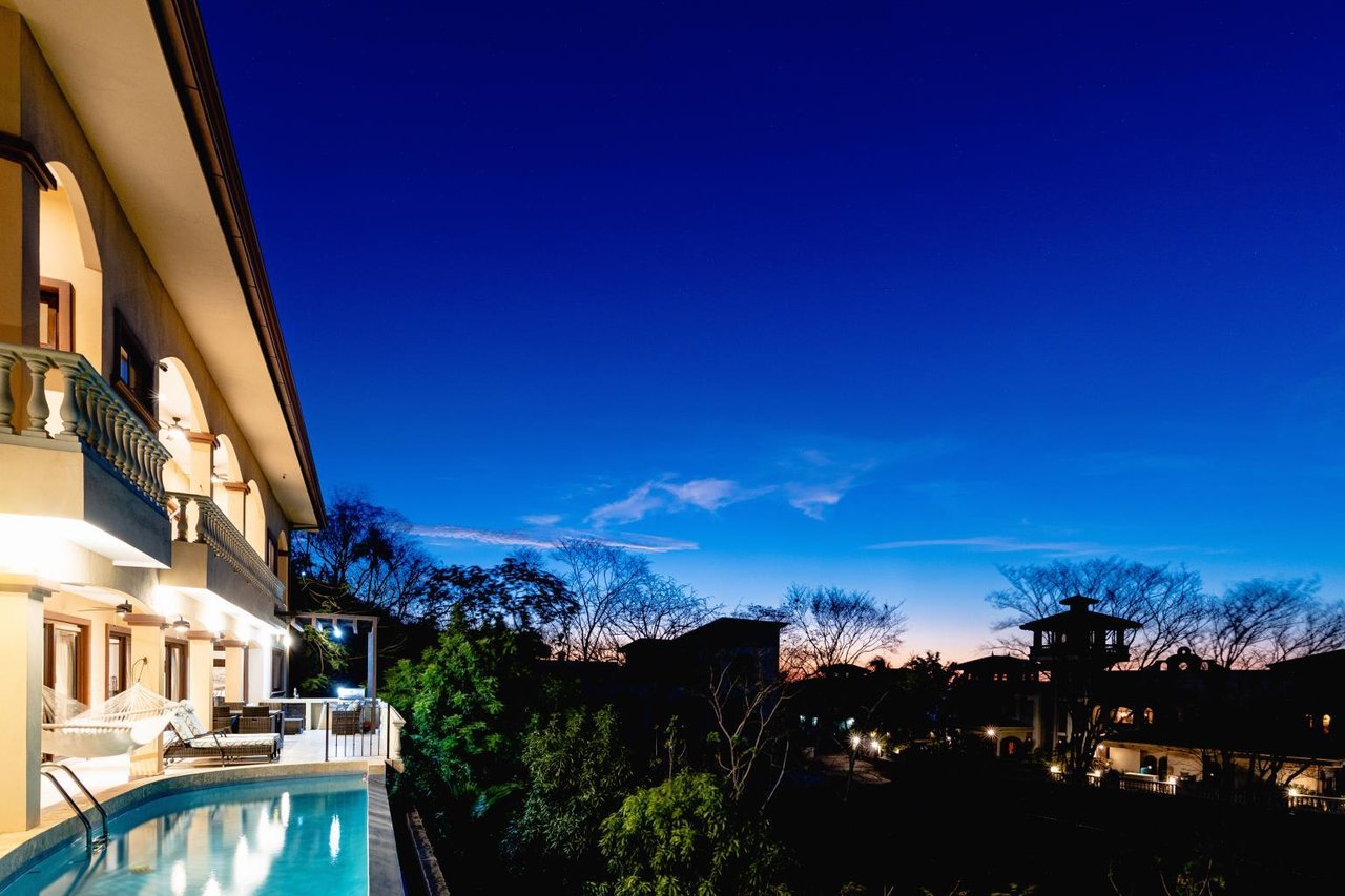 Luxury 6 BR Villa in Flamingo, Incredible Views | Starting At $1,350.00 Daily