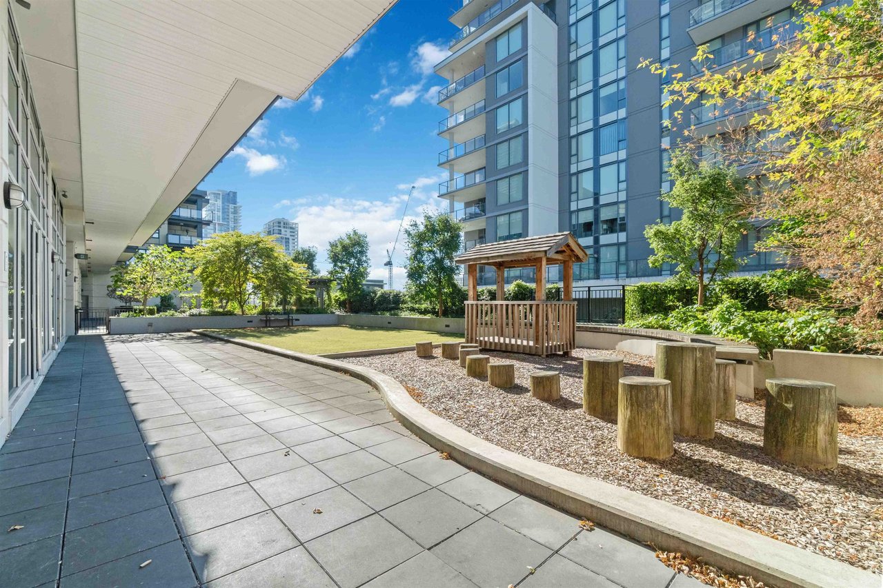 201-4468 Dawson St