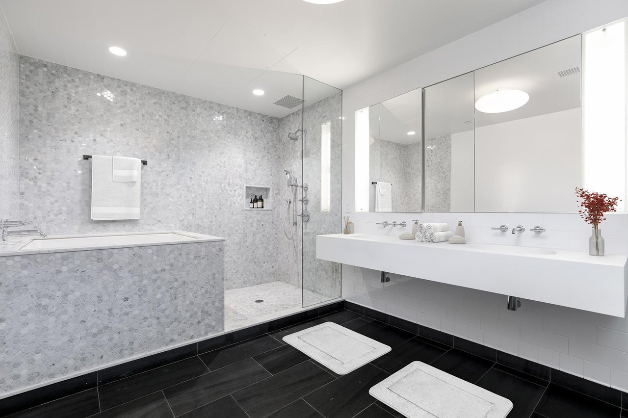 428 Greenwich Street, Apt THOUSE