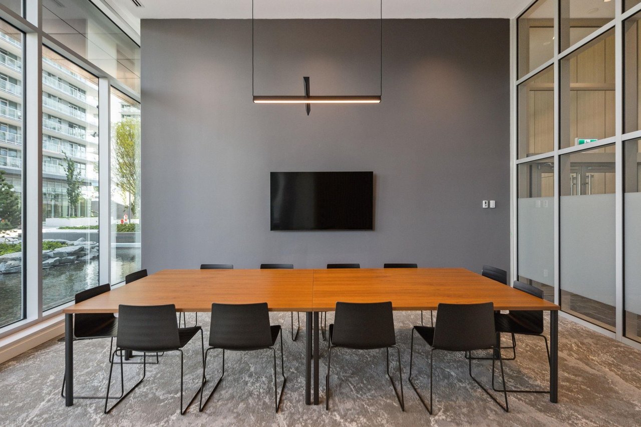 1210-3809 Evergreen Pl