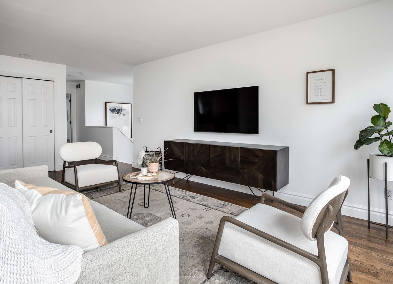 155 S Jackson Street Unit: D