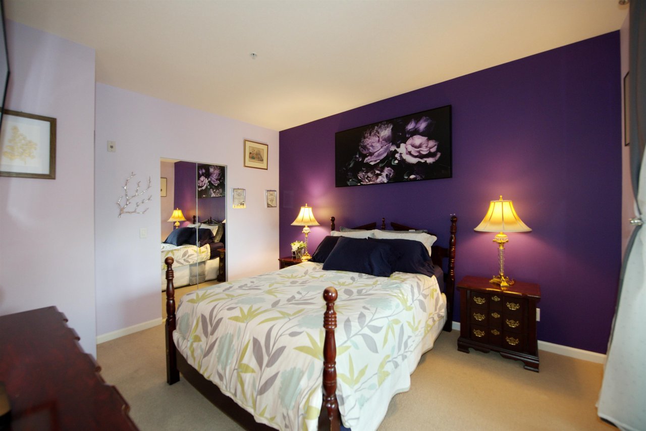 206-15385 101a Avenue, Surrey