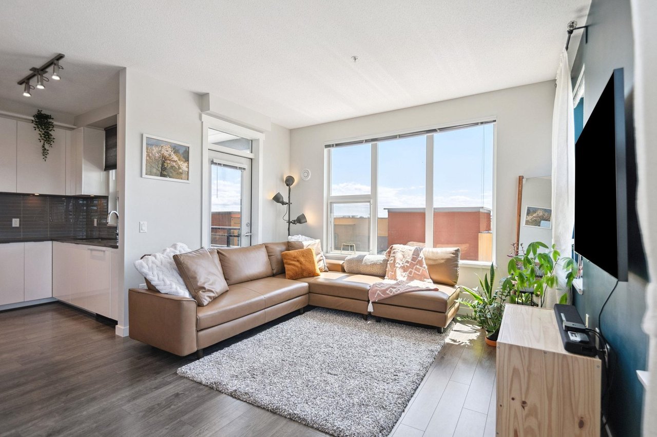 523-9311 Alexandra Rd