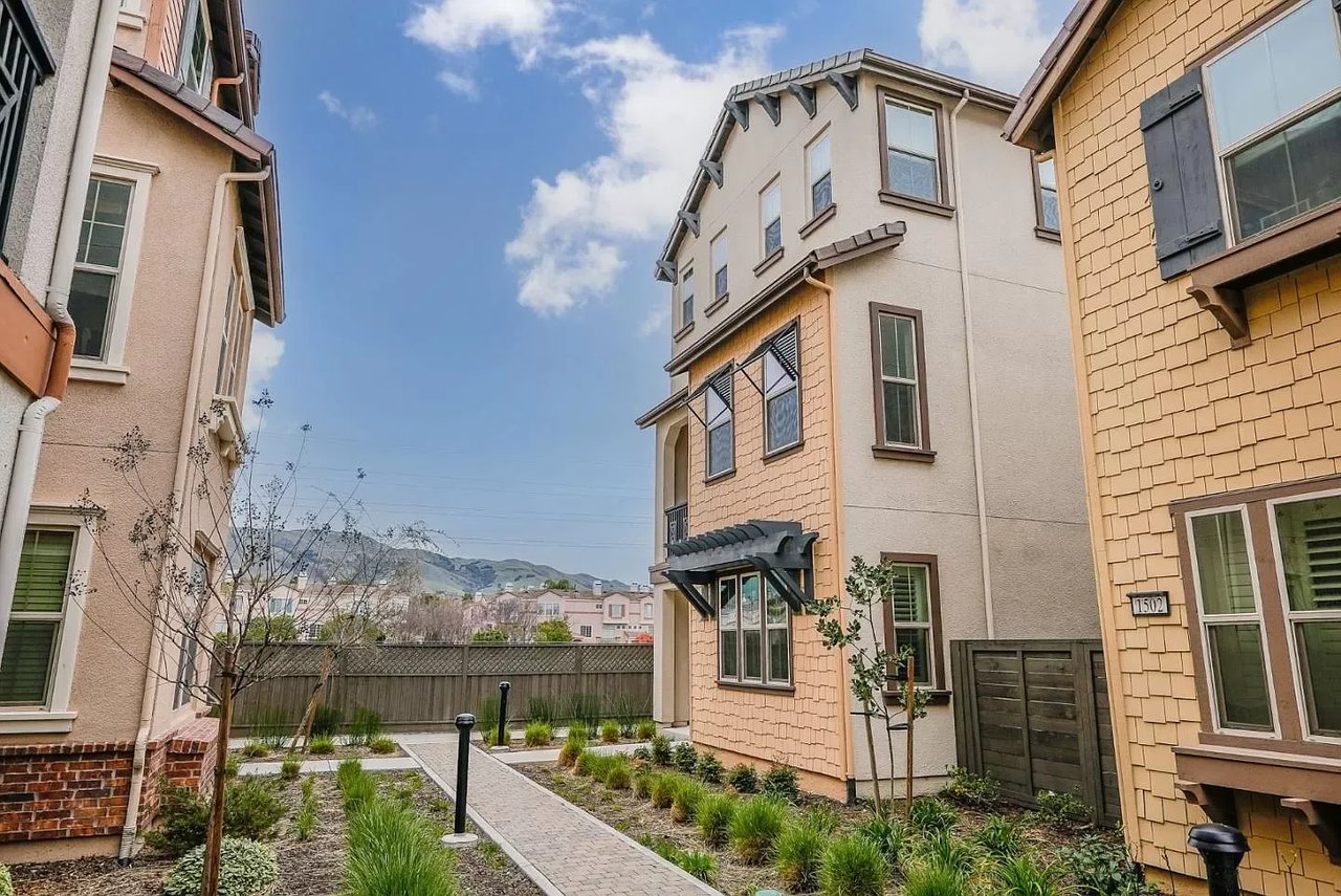 1488 Hidden Creek Ln