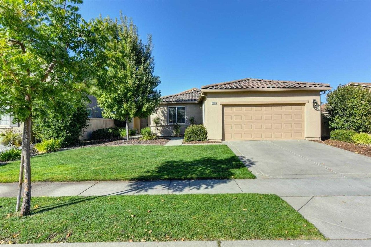 2297 Ridgemere Circle