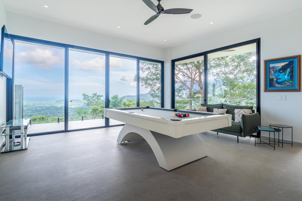 Private Solar Powered Ocean View Villa, Ojochal, Puntarenas