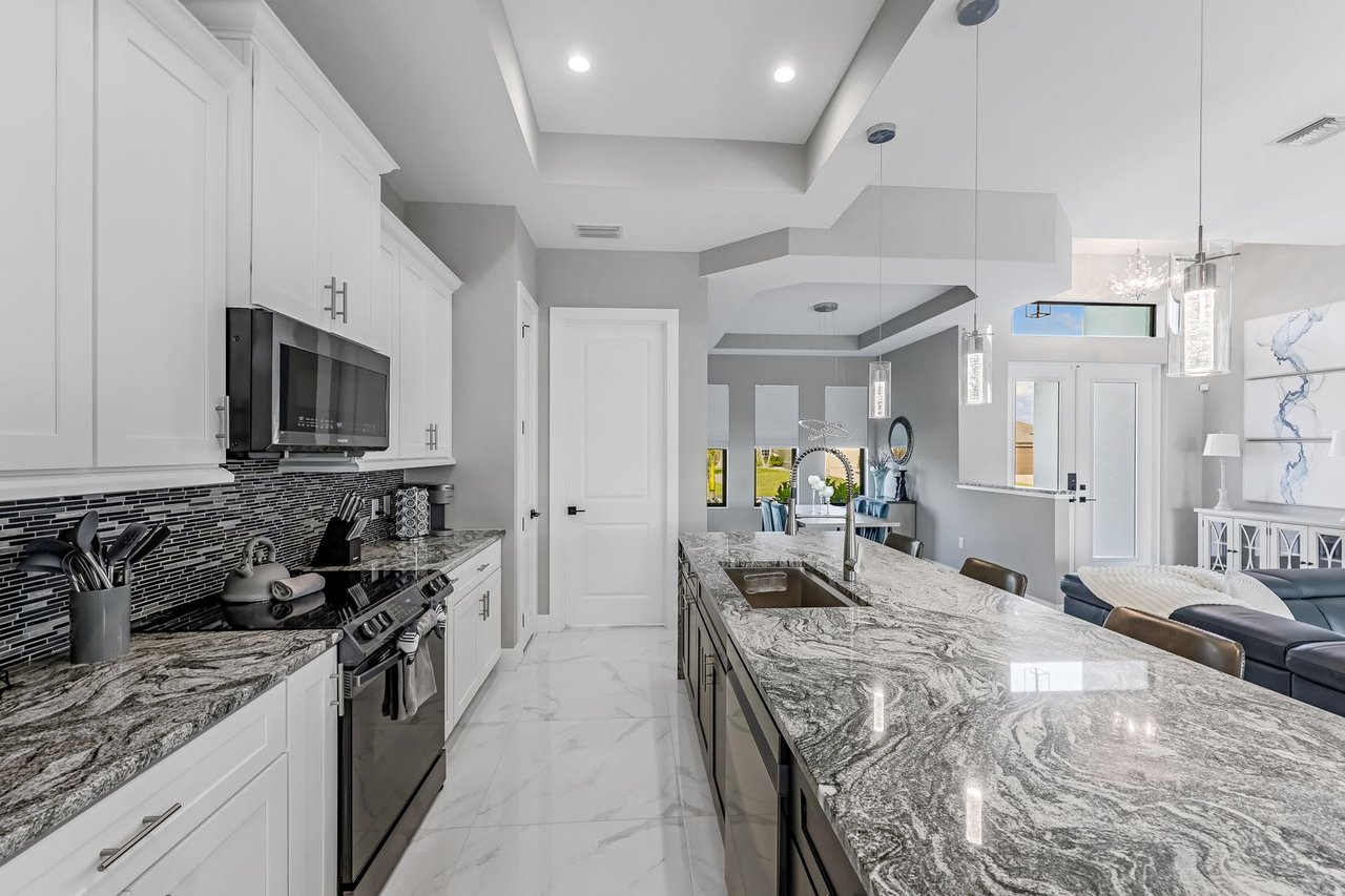 121 NW 38th Avenue 
