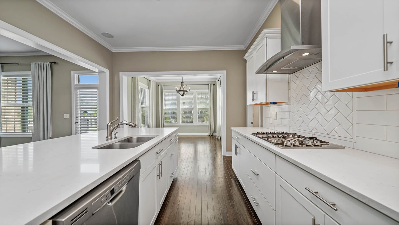 MADISON CITY SCHOOLS! 5BR/4BA house with LOTS of room to enjoy! 