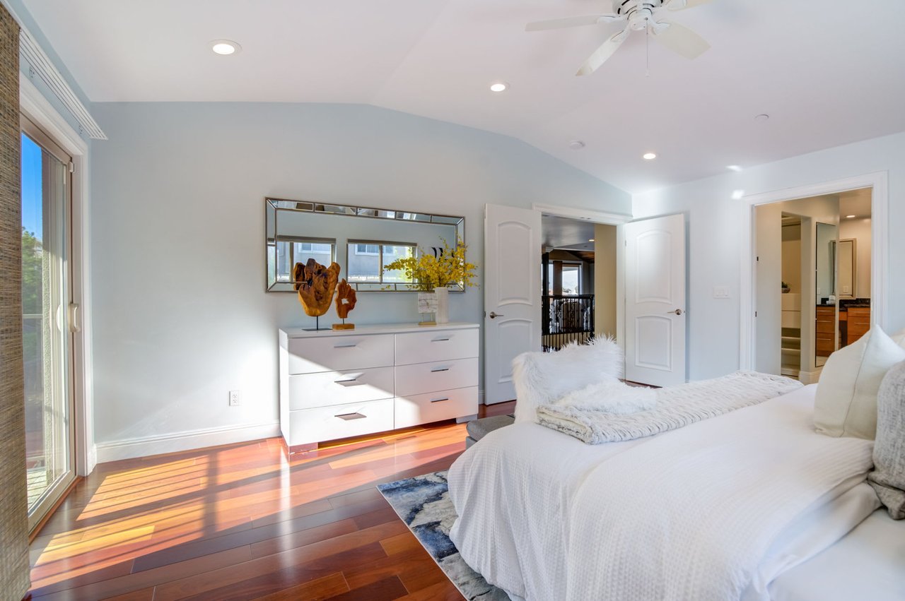 3902 Mars Court