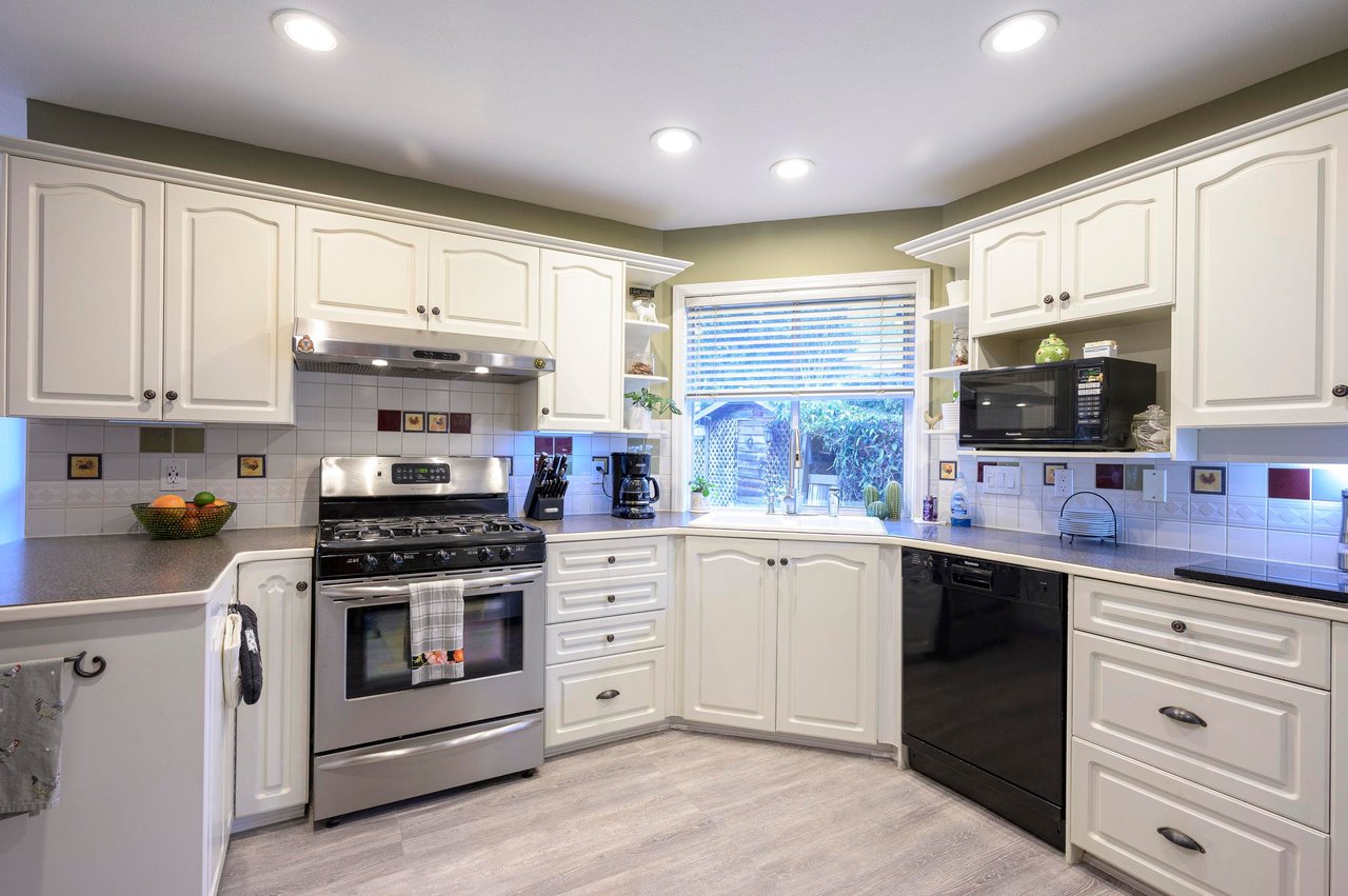 5068 Bentley Dr