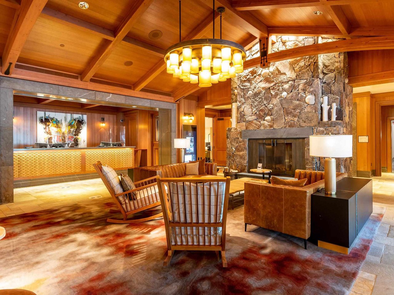 557-4591 Blackcomb Wy