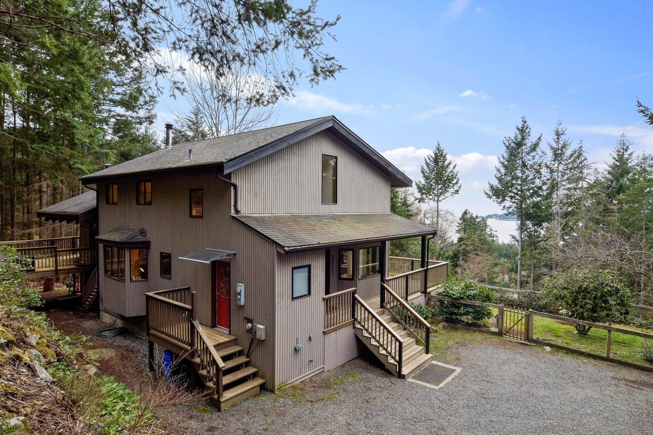 1557 Whitesails Dr