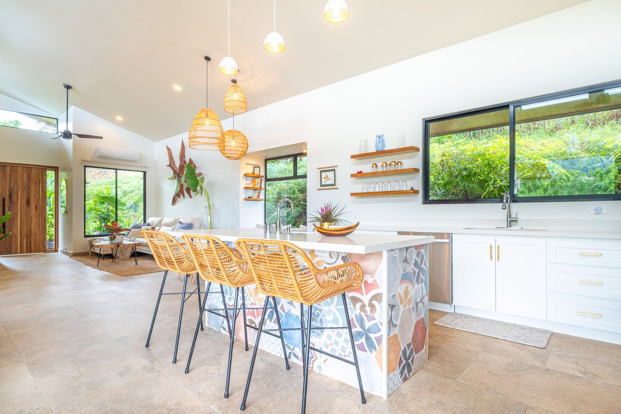 Contemporary Home and Guest House, Ojochal, Puntarenas