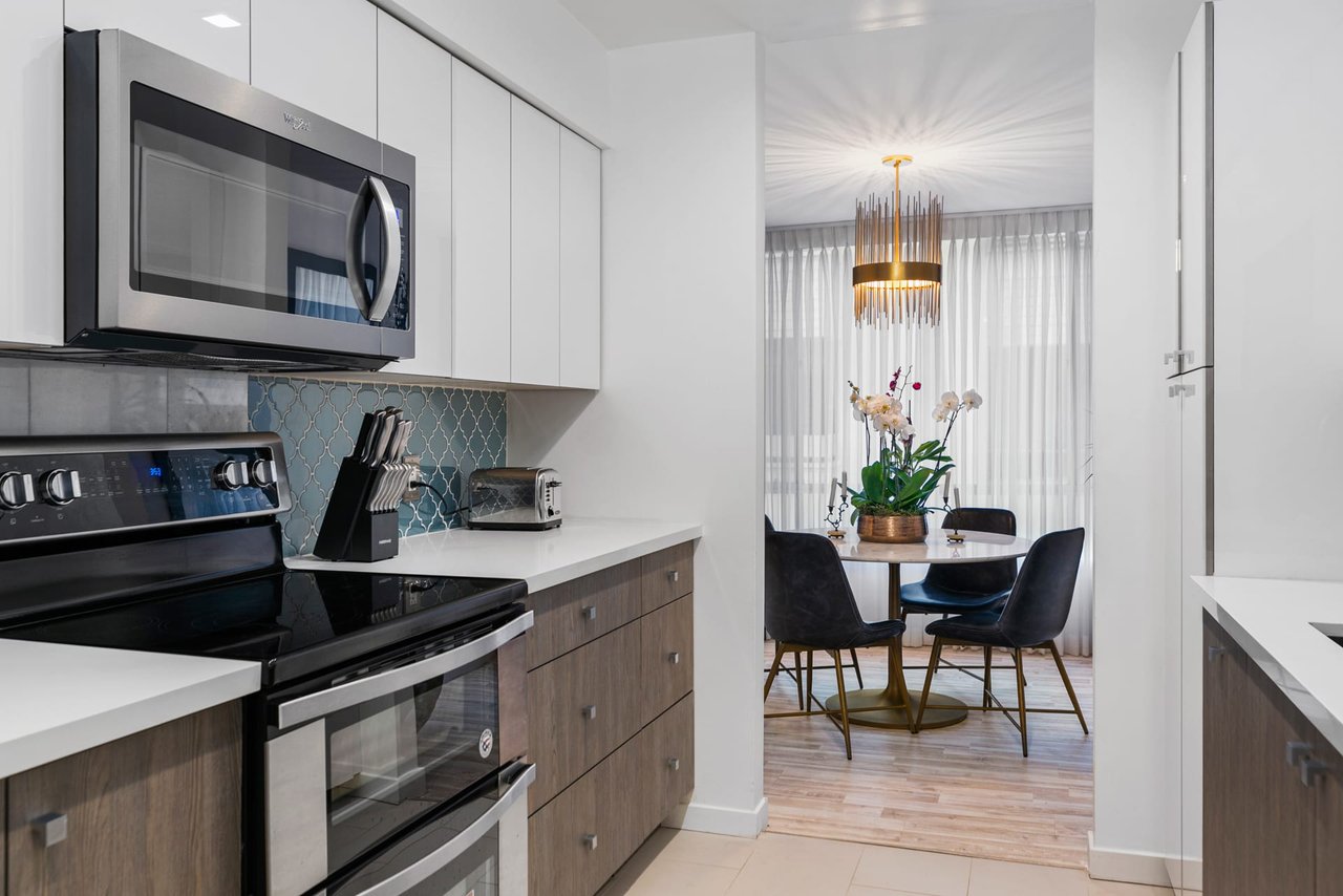 429 N Oakhurst Dr Unit: 201