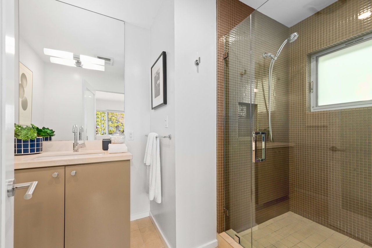 8040 Okean Ter, Laurel Canyon