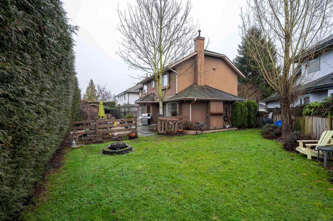 5068 Bentley Dr