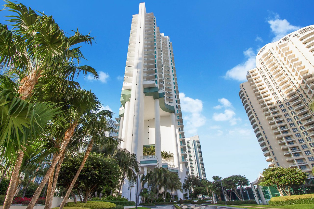 900 Brickell Key Boulevard Unit: 1102