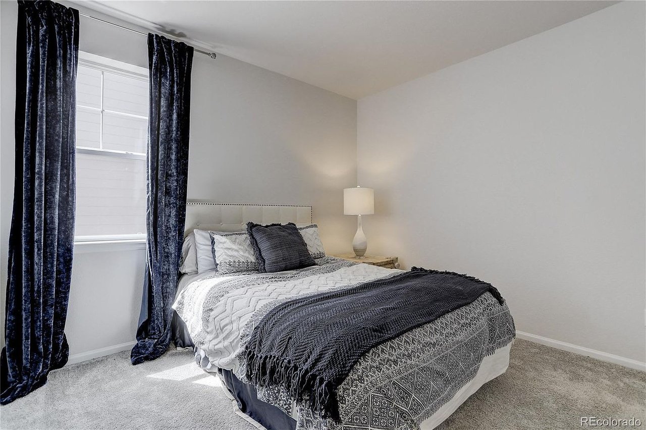 6898 Petunia Pl