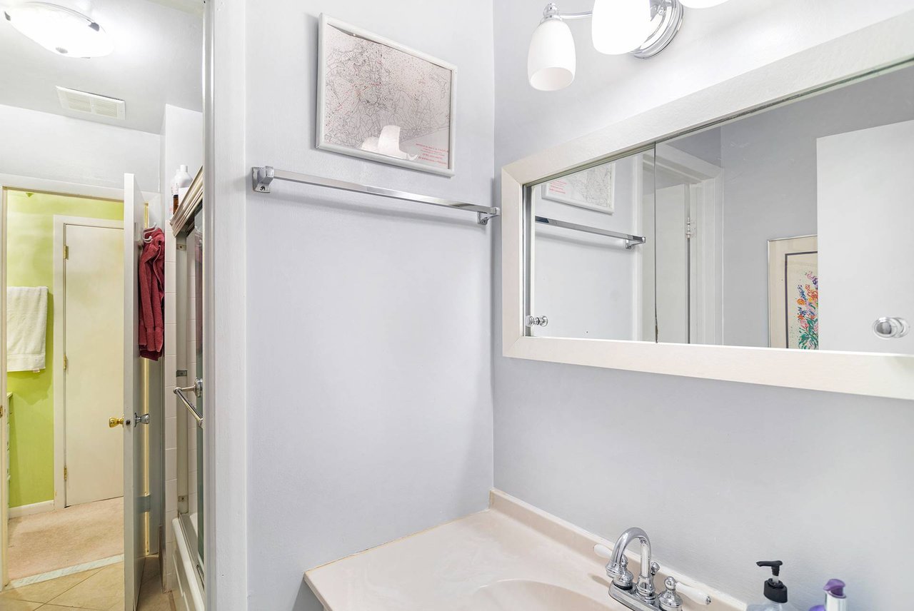 Southampton Condo with Tennis