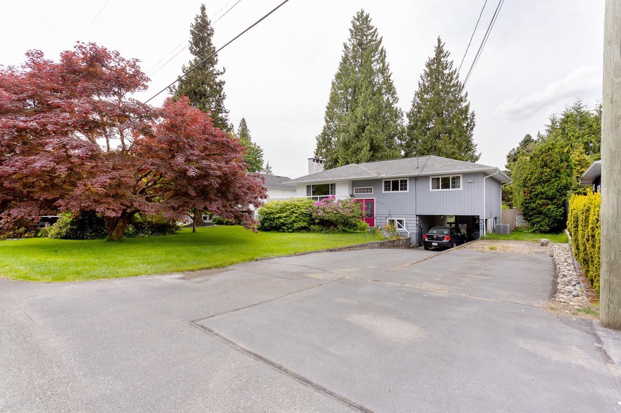 820 Crestwood Dr