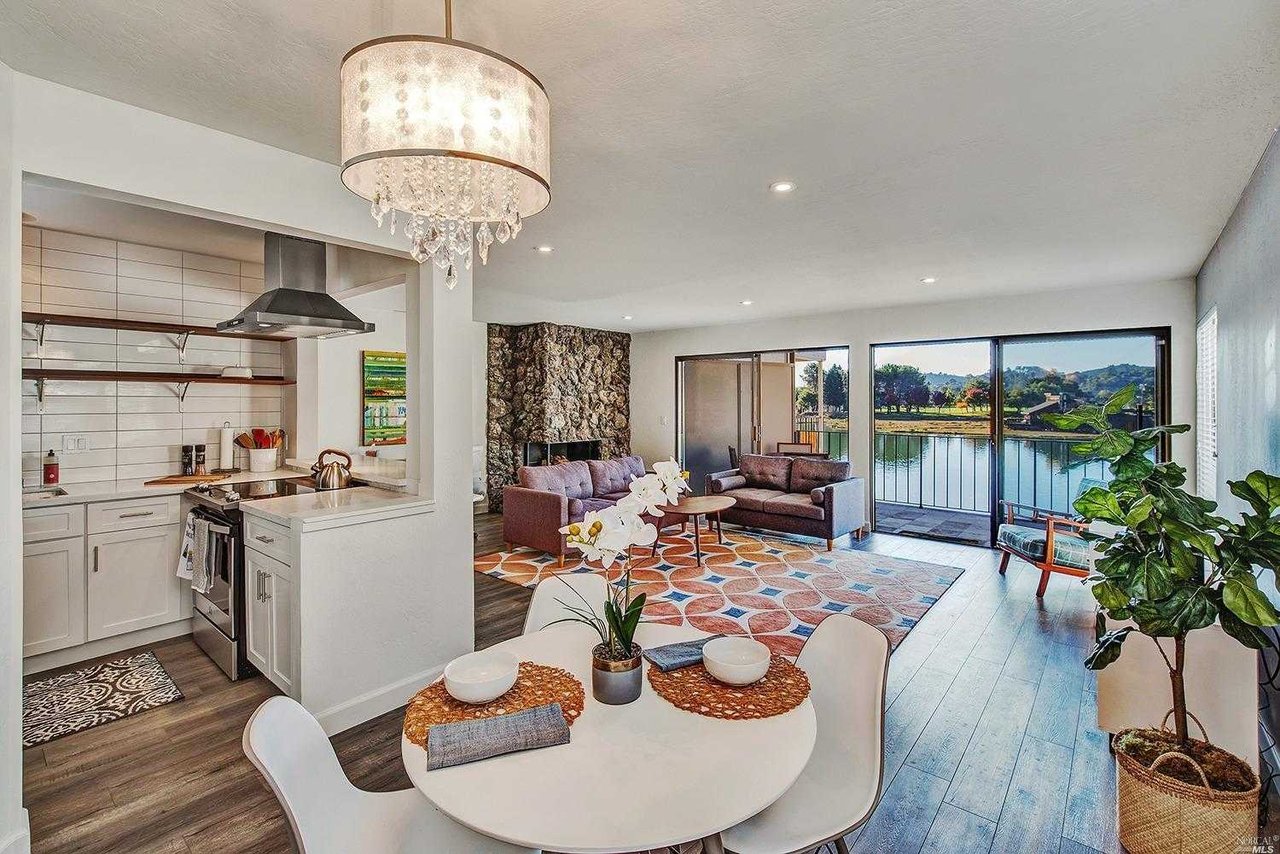 635 S Eliseo Dr Apt 10