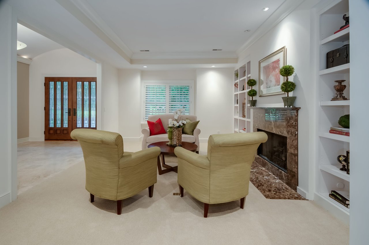 Sophisticated Ladue Ranch With Pool and Carriage House